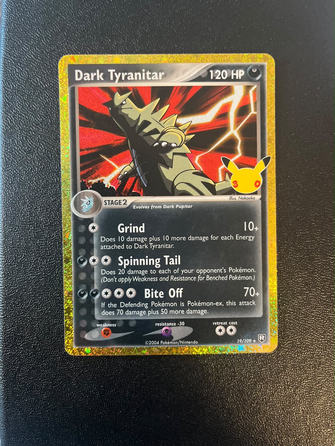 Dark Tyranitar 30th Celebration TRR 19 (Se billeder af det konkrete kort)