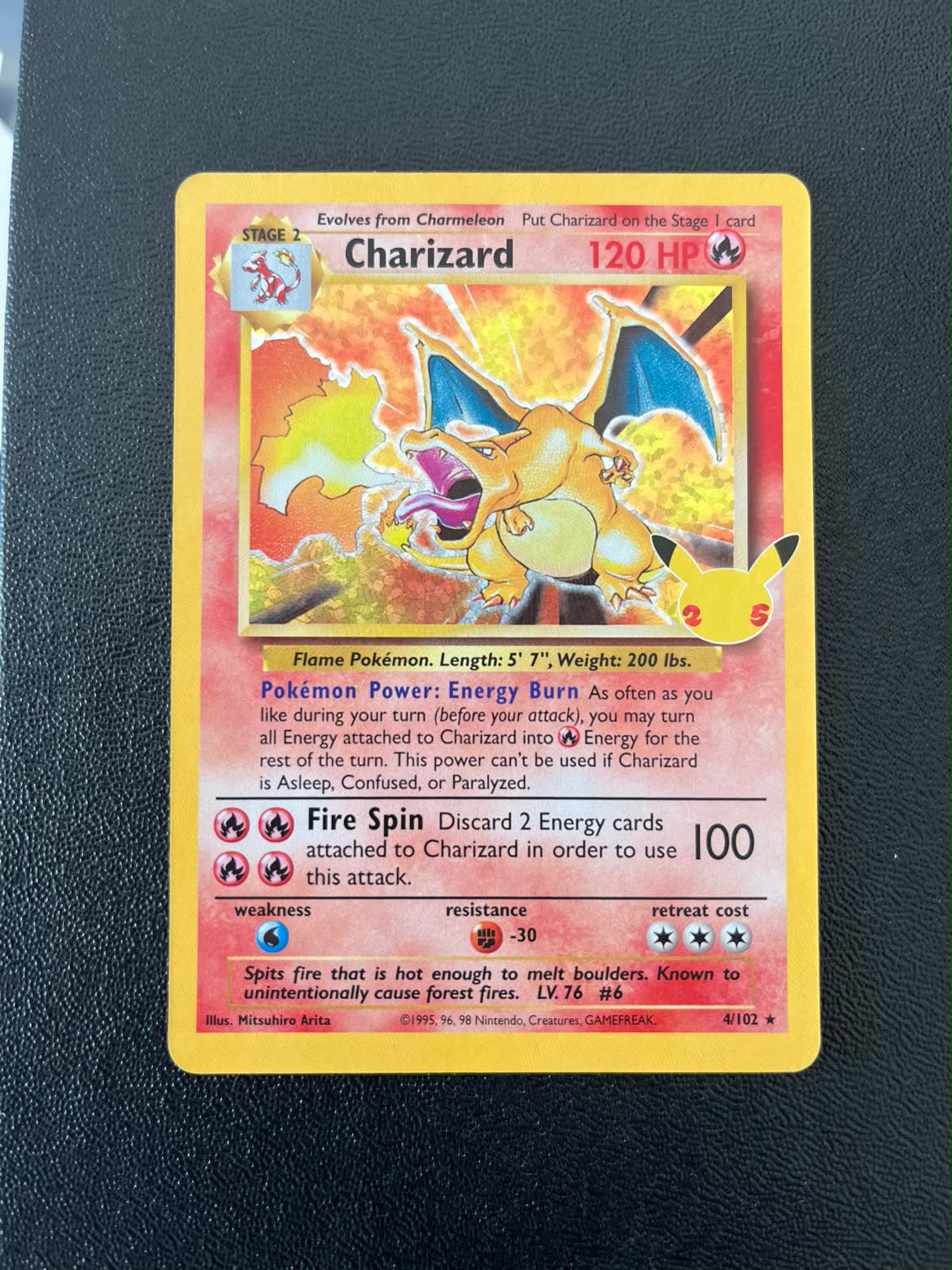 Charizard Celebrations 4 (Se billeder af det konkrete kort)