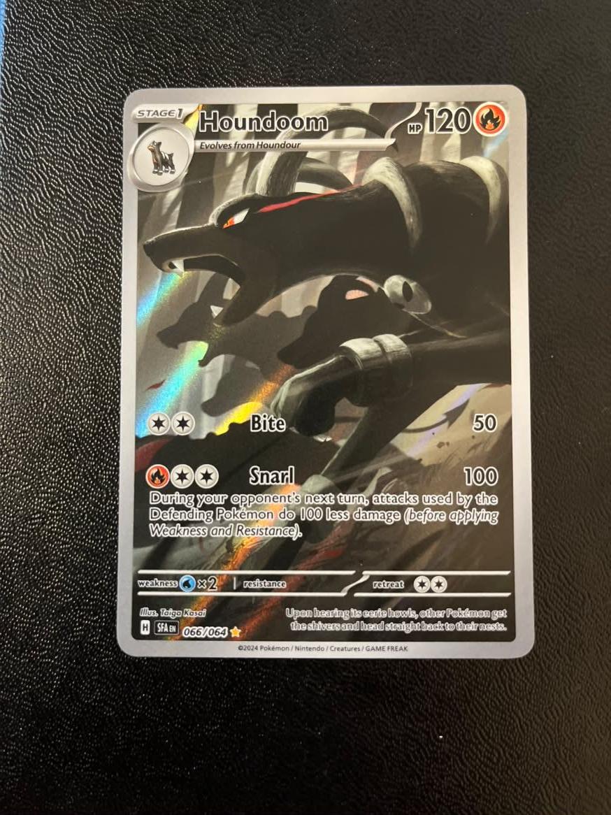 Houndoom 066 Shrouded Fable - Near Mint (Se billeder af det konkrete kort)